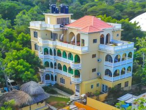 Takuma Boutique Hotel Rooms & Suites Jamaica