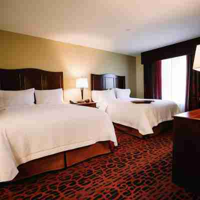 Hampton Inn & Suites Minot Airport Rooms