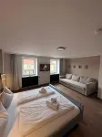 Gasthof Zum Goldenen Schiff - Lehm, Stil & Altstadtflair Hotels in Marktbreit