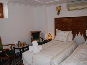 Room in B&B - Riad Authentic Palace & Spa - Al Bartal