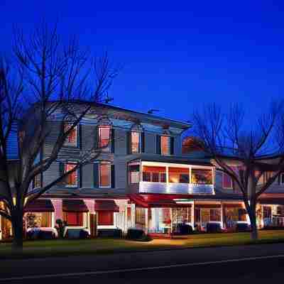 Chateau Inn and Suites Hotel Exterior