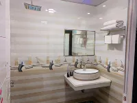 Hoang Gia Hotel Dong Tru -by Bay Luxury Hôtels à : Từ Sơn