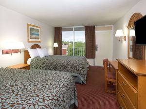 Days Inn by Wyndham Fort Myers