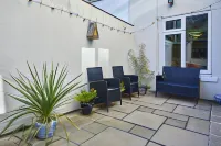 Host & Stay - High Street