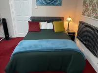 Impeccable 1-Bed Apartment in Sevenoaks, Kent