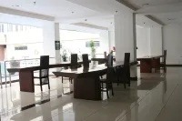 Emerald Apartel Hotels in Buahbatu