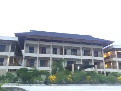 Hotel Grand Papua Kaimana Hotels in Kroy