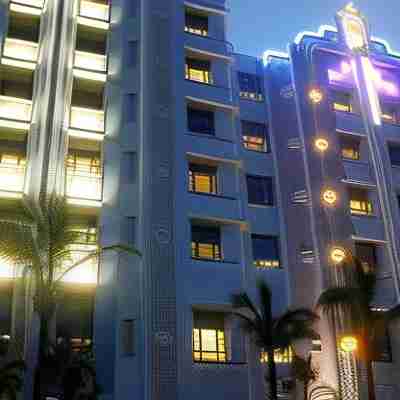 Suncoast Hotel & Towers Hotel Exterior