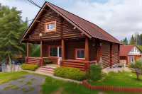 Dlinniy Bereg Hotel Отели рядом с достопримечательностью «Гранатовый Прииск»