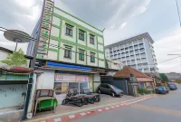 RedDoorz @ Suryakencana Bogor Hotels in Central Bogor