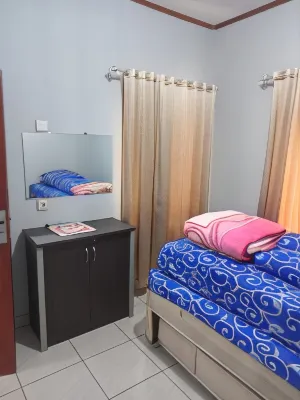 Cemara Homestay 普洛薩里住宿飯店