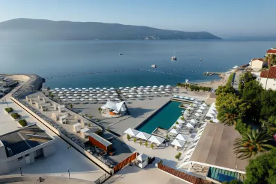 Lazure Hotel & Marina Hotels in 