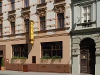 Hotel Arte 크르주티니 호텔