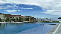 Sealong Bay ZhongQi Conifer Hotel - Beach