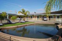 Belltower Motor Inn - piscine