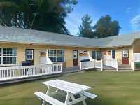 The Cavendish Motel - Pools