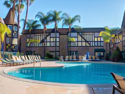 Anaheim Majestic Garden Hotel
