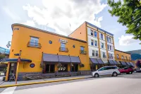 Adventure Hotel - Pet friendly