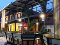Retro Box Hotel Chumphon Hôtels à : Tha Taphao