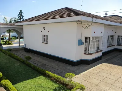 Blue Lagoon Lodge Blantyre
