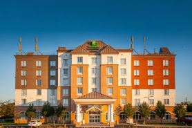 Holiday Inn Express & Suites CLARINGTON - BOWMANVILLE by IHG