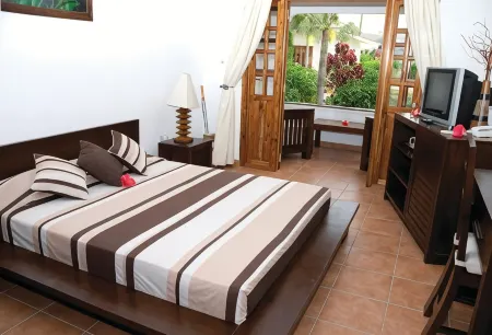 Britannia Hotel Отели в г. Праслин-Айленд