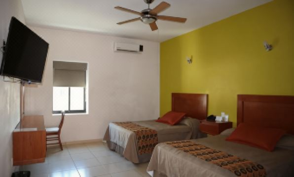 2. 콘시에르헤 플라..