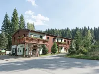 Apartment in Saxony with Communal Pool
