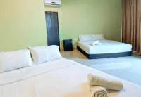 Night Queen Hotel (Kota Warisan)