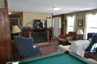 Charming & Private Farm House