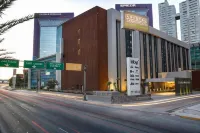 Krystal Urban Monterrey San Jeronimo Hotels near TELCEL HEB SOLIDARIDAD