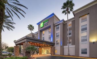 Holiday Inn Express & Suites Orlando International Airport