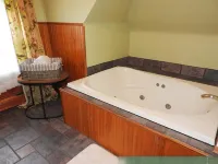Champaign Garden Inn - Badekar
