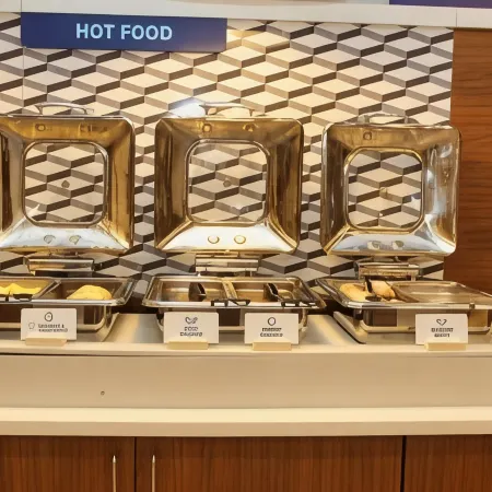 Holiday Inn Express & Suites Douglas by IHG