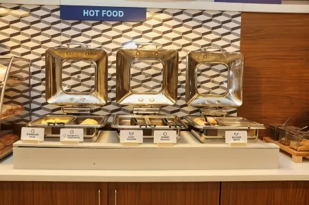 Holiday Inn Express & Suites Douglas by IHG Отели в г. Дуглас