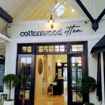 Cottonwood Boutique Heritage Otten Hotels near Istana Plaza