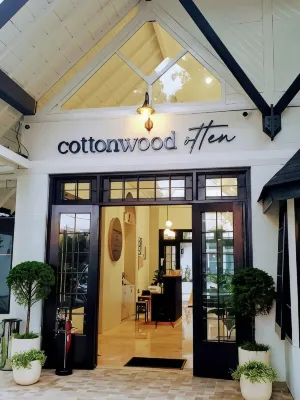Cottonwood Boutique Heritage Otten Hotels in Pasirkaliki