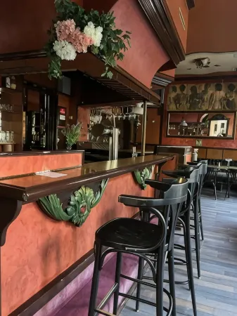 Hotel Lübecker Hof Отели в г. Адендорф