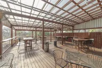 River Oak Inn Hotels in Bandera