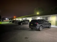 Red Carpet Inn & Suites Wrightstown - Motels
