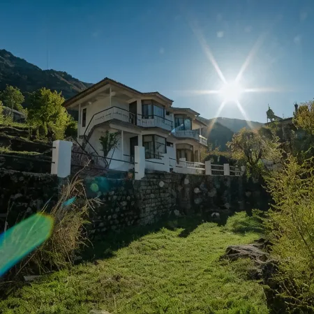 Alt Life Stays - Dharamkot Mcleodganj