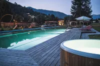 Core Kaprun - Rooftop Pools