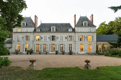 Château du Rondon Hôtels à : La Chapelle-Saint-Mesmin