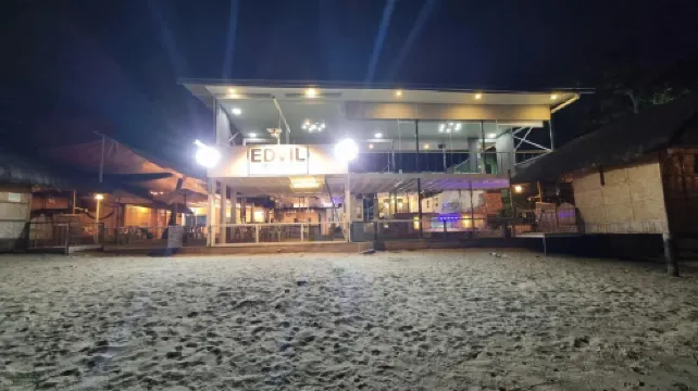 EDVIL BEACH RESORT AND JACUZZI POOL SPA