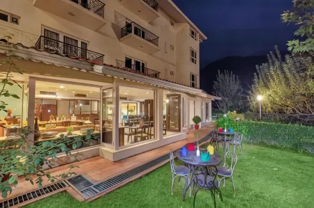 Club Mahindra Snow Peaks Manali Отели рядом с достопримечательностью «Igloo stay sethan»