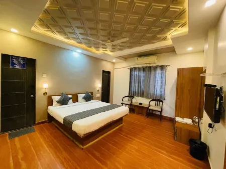 Hotel SP Majestic Отели в г. Pandharpur