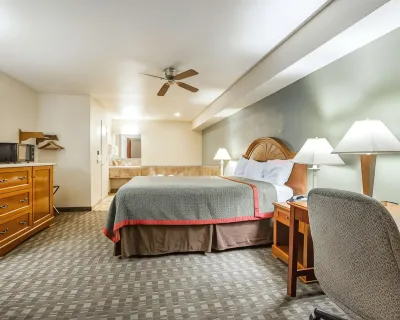 Rodeway Inn Delano Hotels near Speedway Express