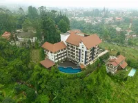 The Grand Hill Resort-Hotel - pemandangan pegunungan