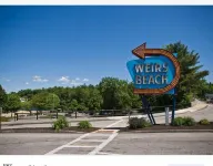 Beautiful 1 bedroom condo-sleeps 6.Lake views. PRIME Lacation to all attraction
