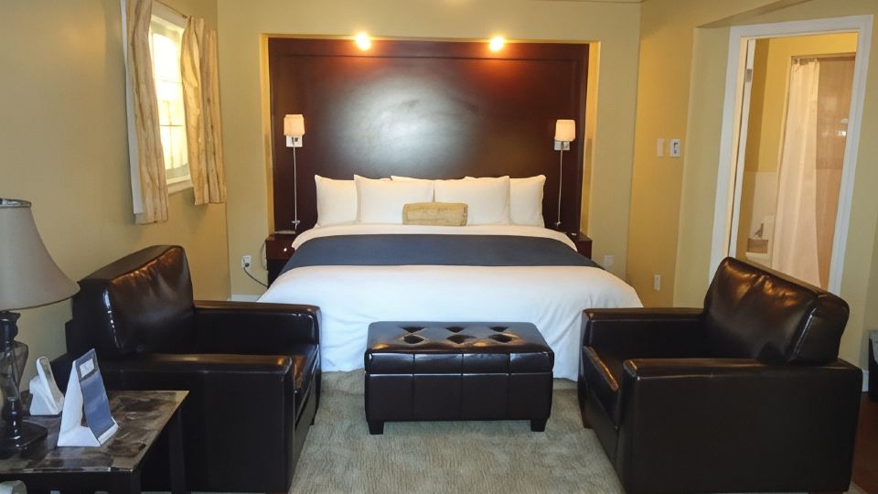 Bayside Inn & Waterfront Suites